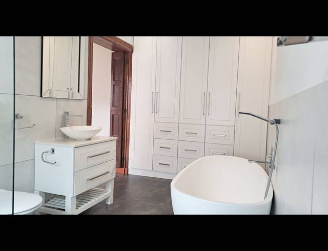 3 bed property to rent in OBSERVATORY